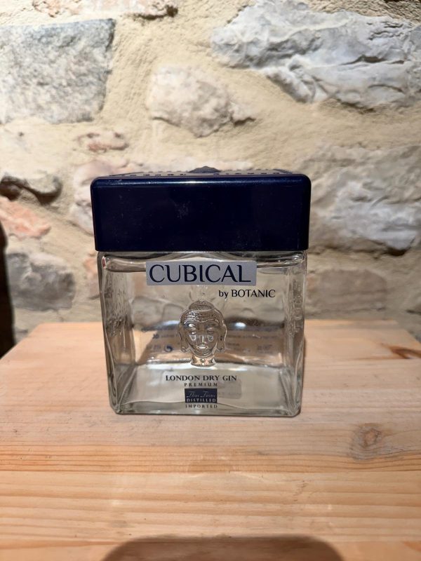 Cubical Premium London Dry Gin (by Botanic)