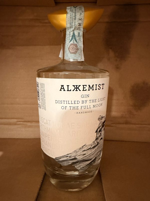 Alkkemist Gin ("Distilled by the light of the full moon")